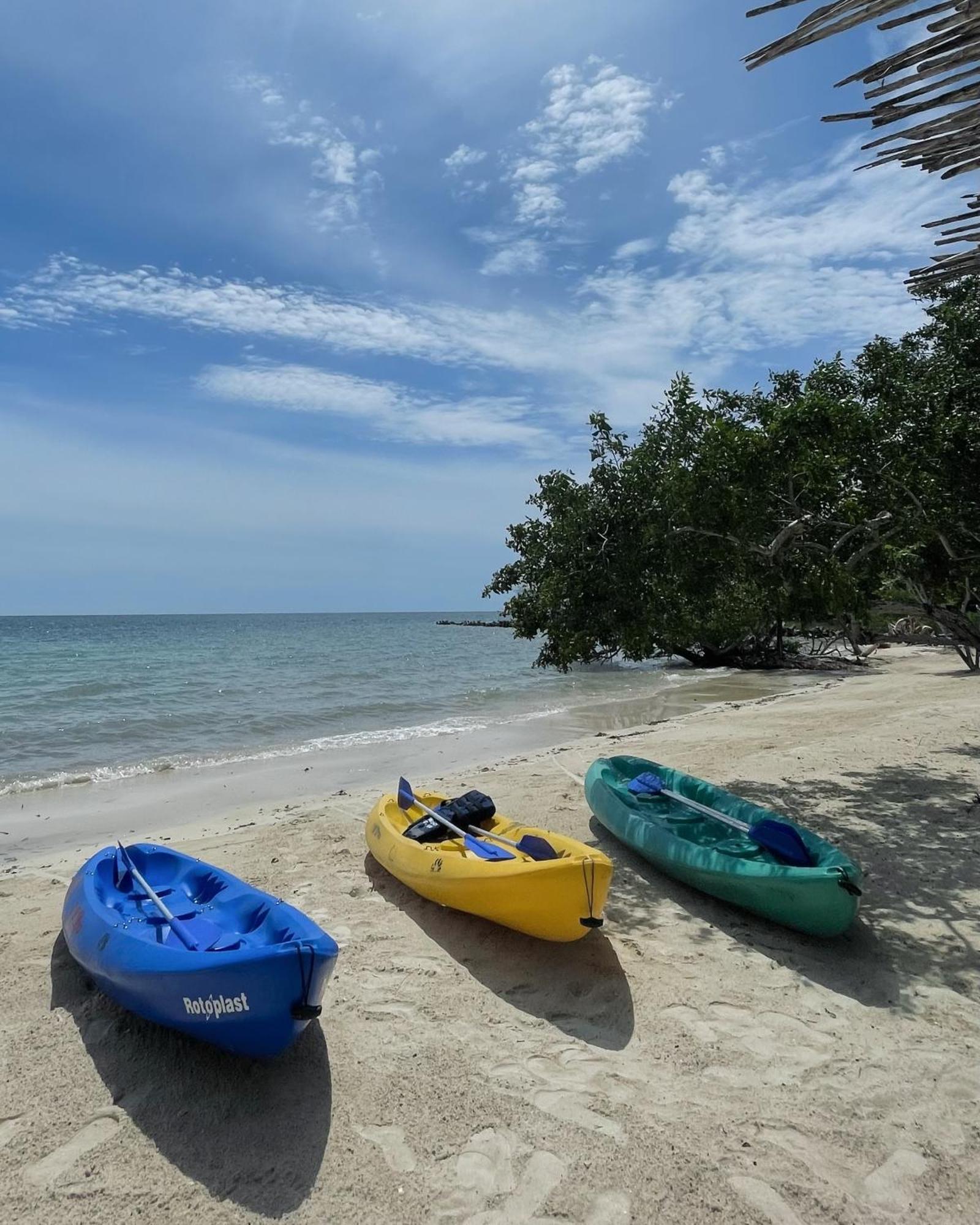 Sabai Beach Hotel Isla Barú エクステリア 写真