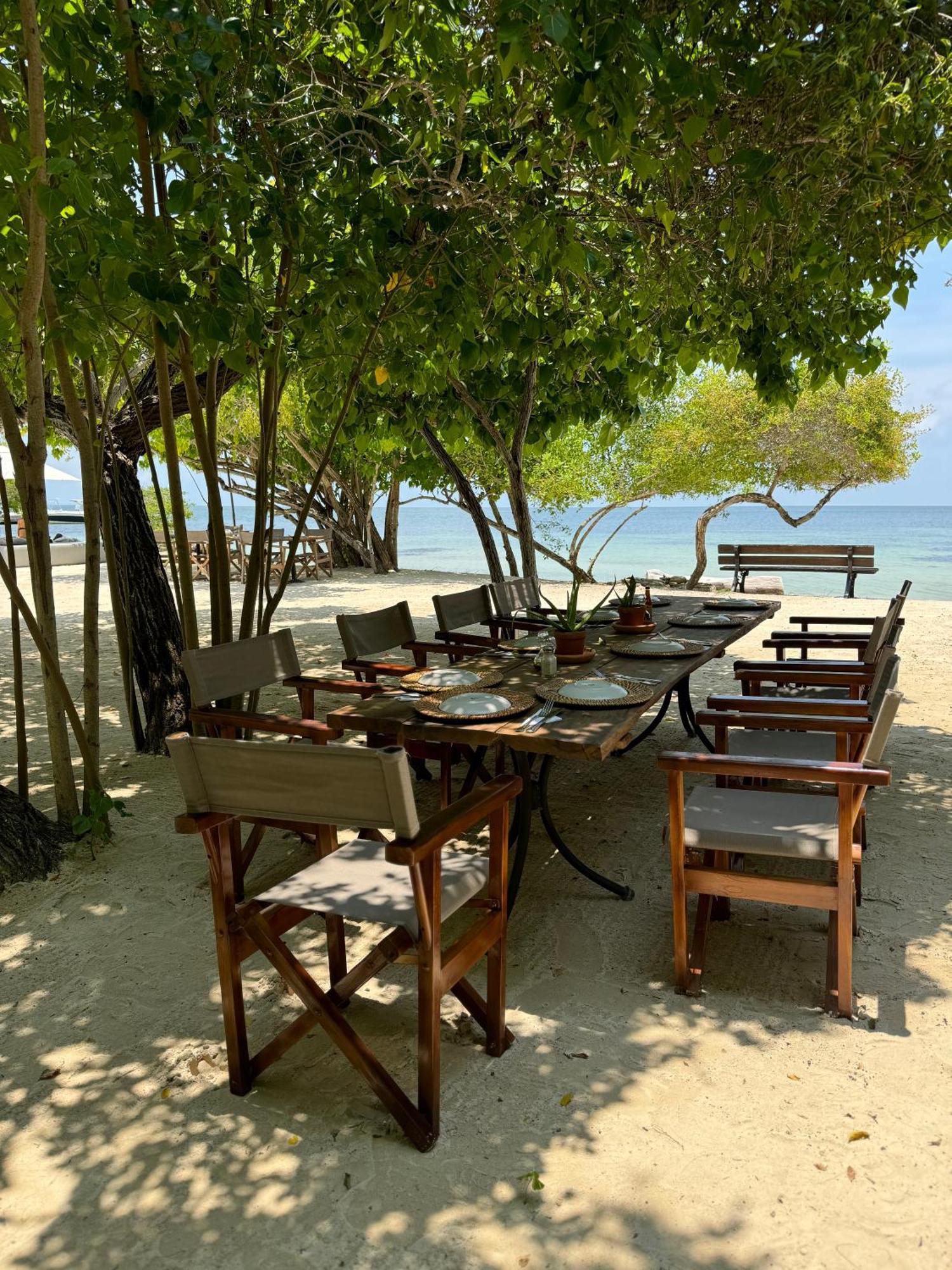 Sabai Beach Hotel Isla Barú エクステリア 写真