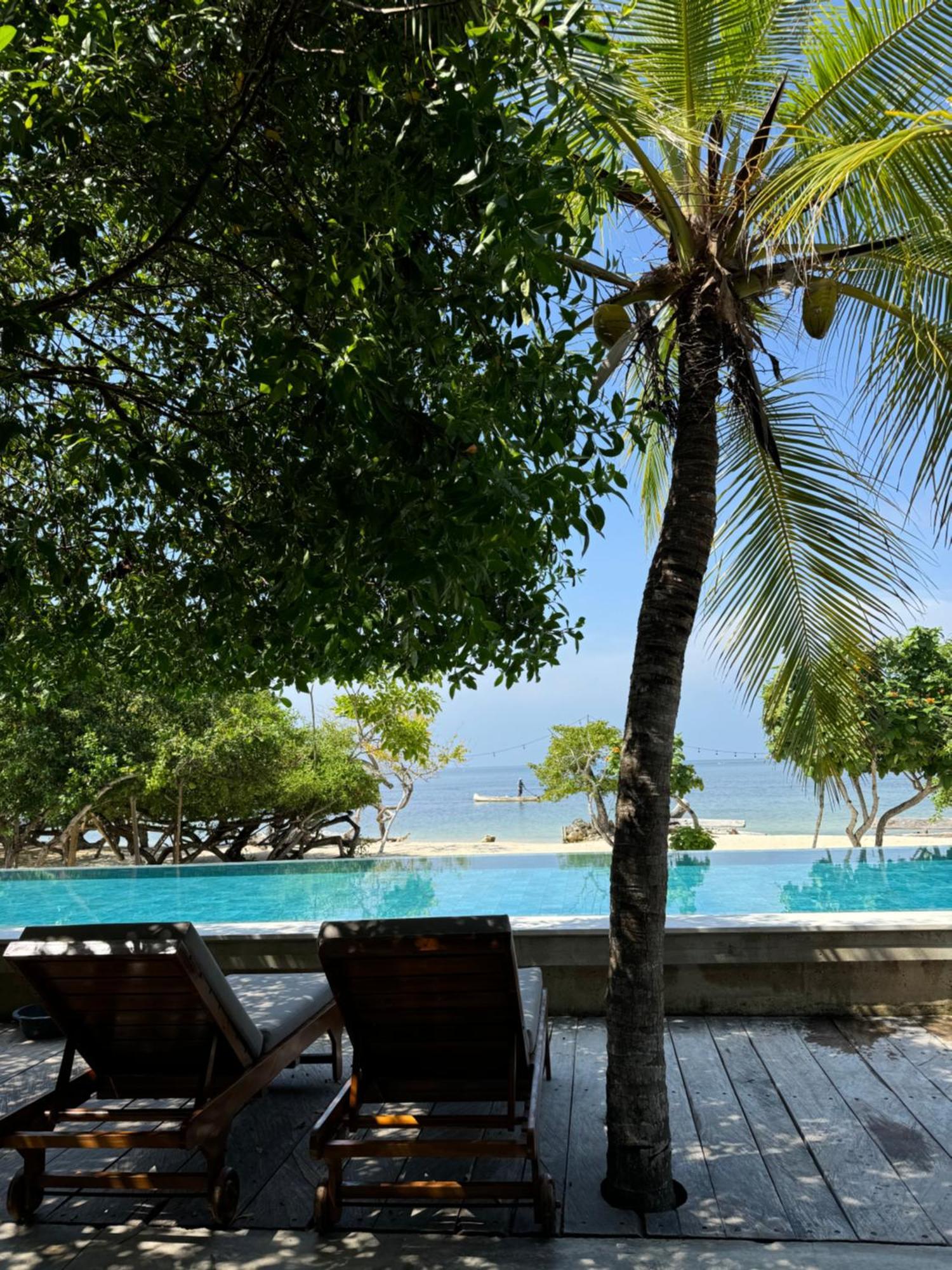 Sabai Beach Hotel Isla Barú エクステリア 写真