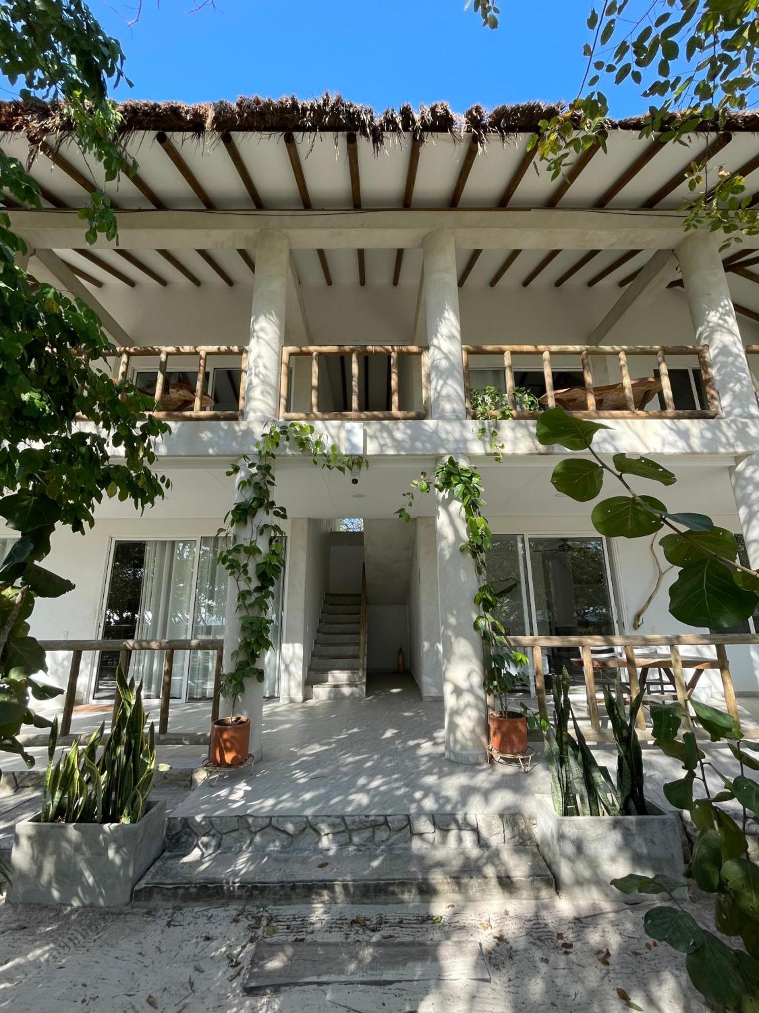 Sabai Beach Hotel Isla Barú エクステリア 写真