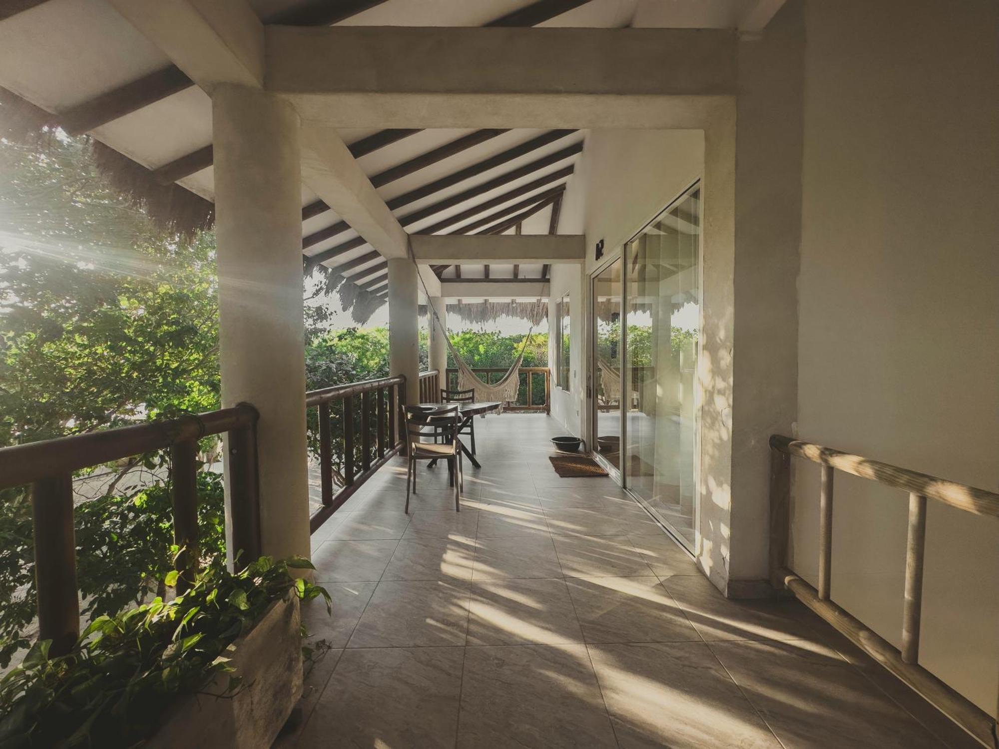 Sabai Beach Hotel Isla Barú エクステリア 写真