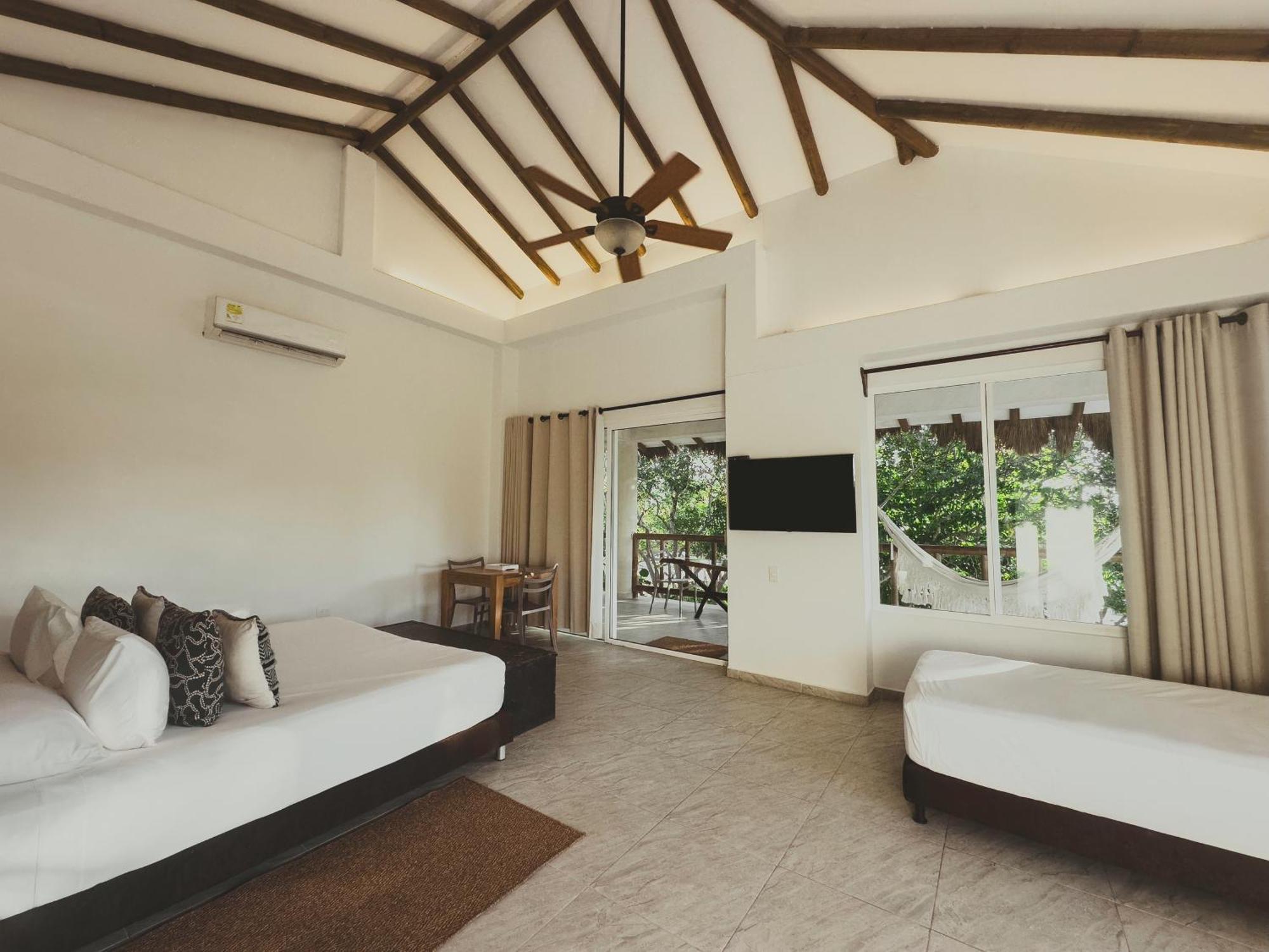 Sabai Beach Hotel Isla Barú エクステリア 写真
