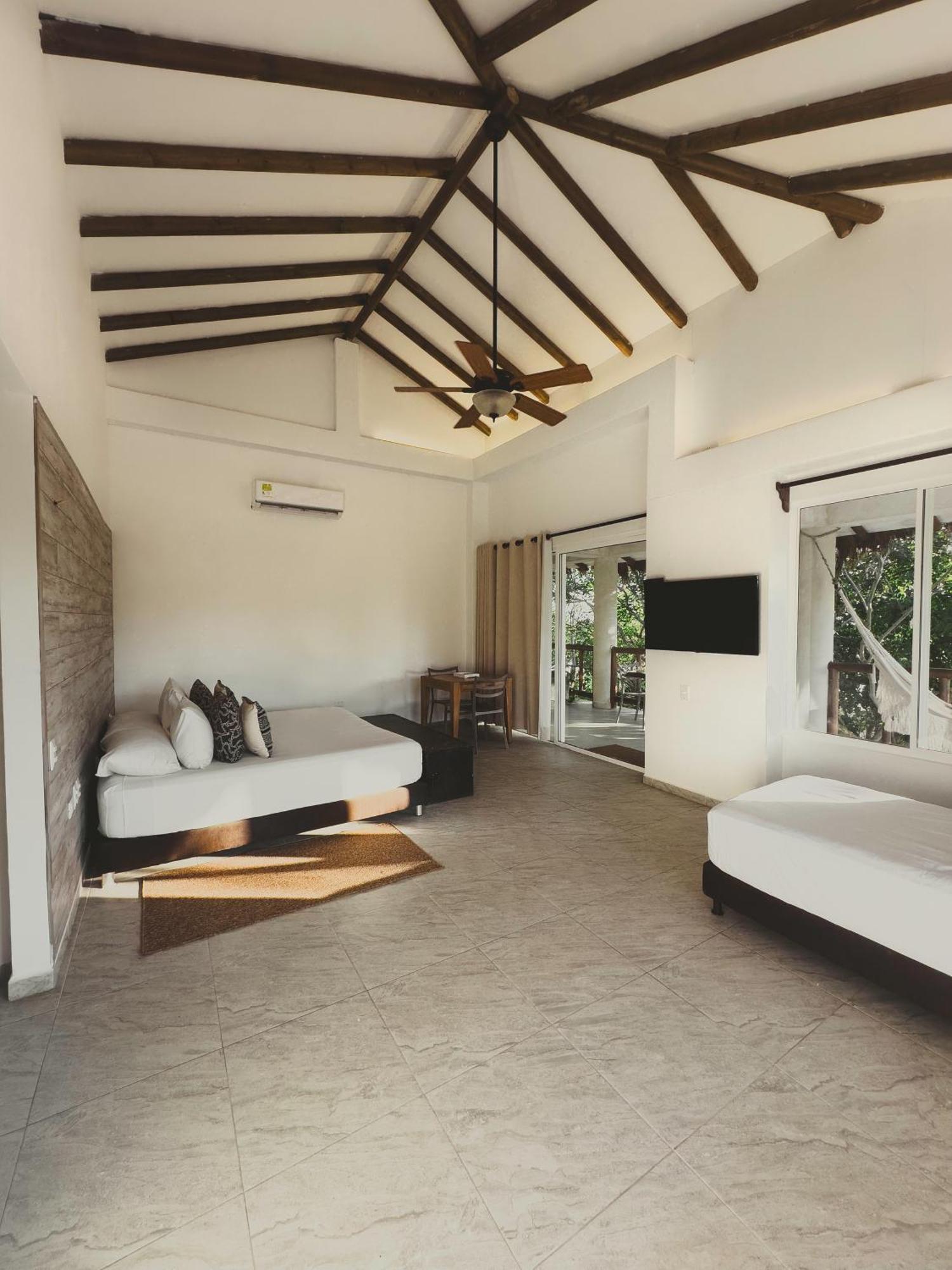 Sabai Beach Hotel Isla Barú エクステリア 写真