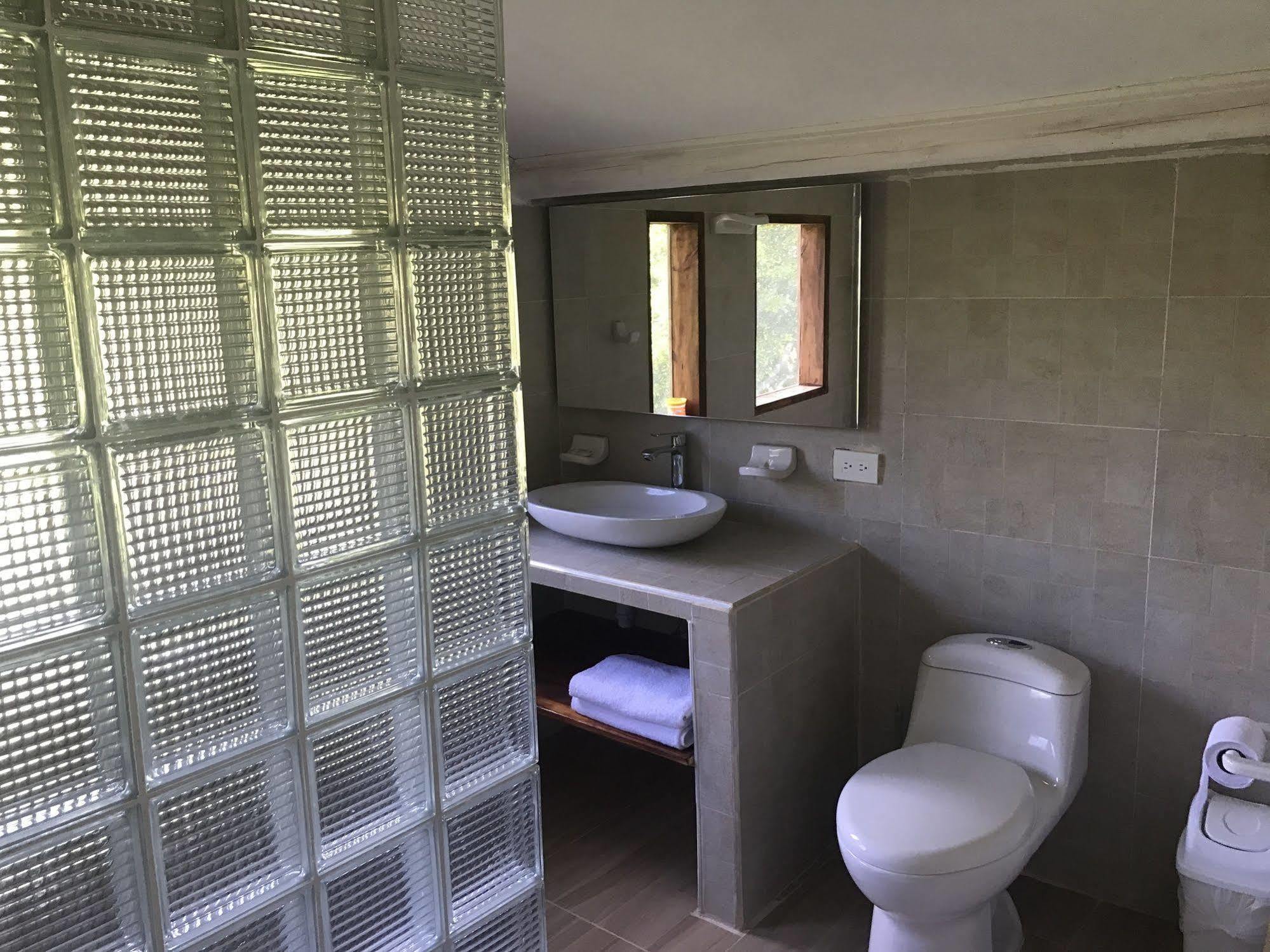 Sabai Beach Hotel Isla Barú エクステリア 写真