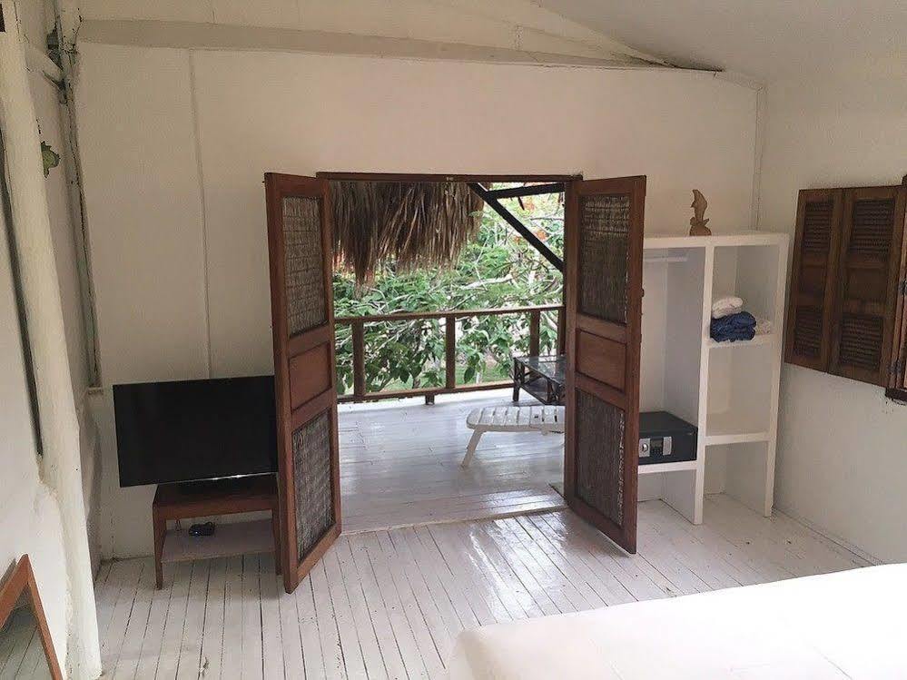 Sabai Beach Hotel Isla Barú エクステリア 写真
