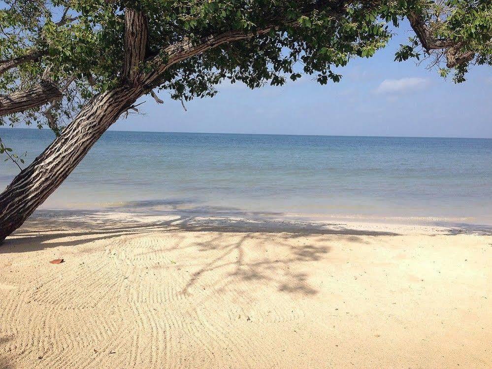 Sabai Beach Hotel Isla Barú エクステリア 写真